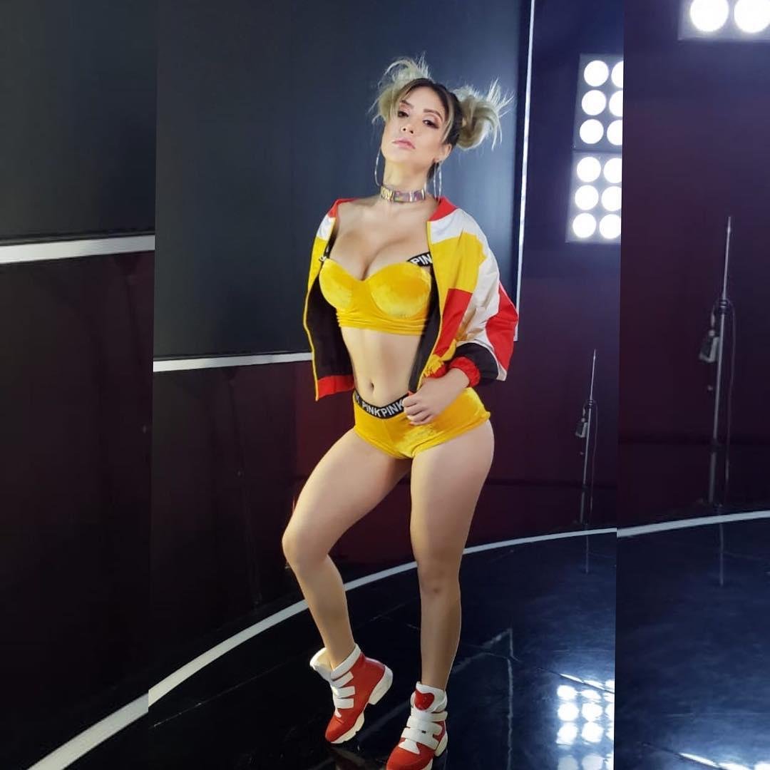 Claudia Serpa wants to be your new semen dump, who gives the first tribute on her 4 #TYoPLHTm